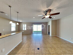 404 Britton Shores Ct in Ruskin, FL - Building Photo - Building Photo