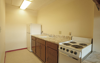 Historical Park Apartments in Utica, NY - Building Photo - Interior Photo
