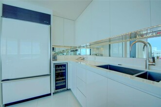 6899 Collins Ave, Unit 2208 in Miami Beach, FL - Building Photo - Building Photo