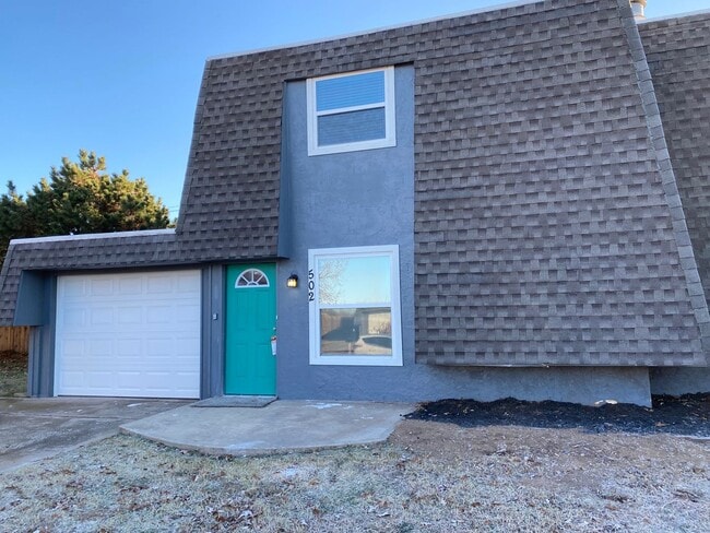 property at 502 N Davis Ave