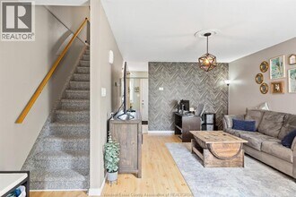 330 Fryer St in Amherstburg, ON - Building Photo - Building Photo