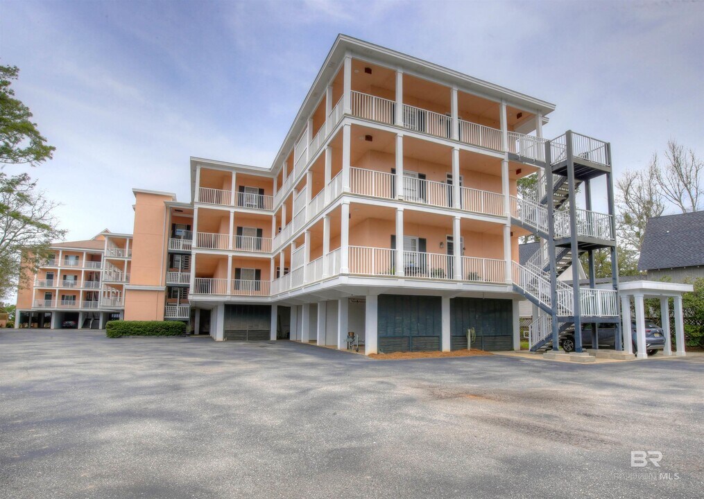 18117 Scenic Hwy 98 in Fairhope, AL - Building Photo