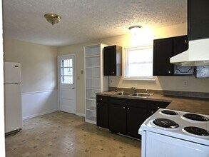 537 Asbury Ln in Lexington, KY - Foto de edificio - Building Photo