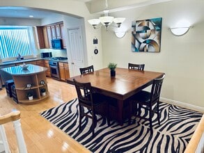 4106 W Kling St in Burbank, CA - Building Photo - Building Photo