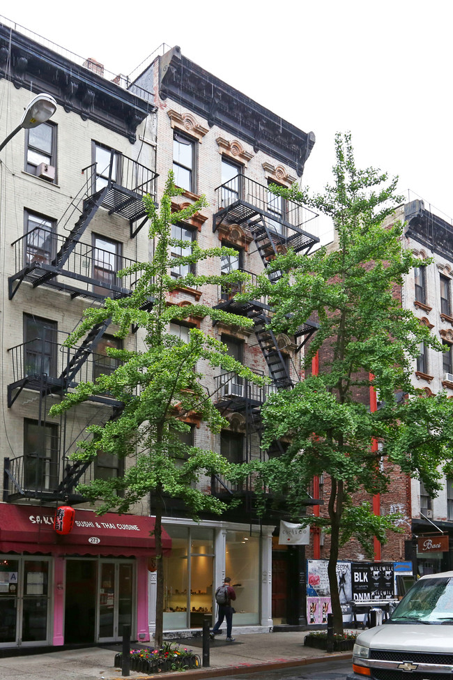 275 Mott St in New York, NY - Building Photo - Building Photo