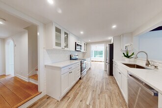 88 5 Mile River Rd in Darien, CT - Building Photo - Building Photo