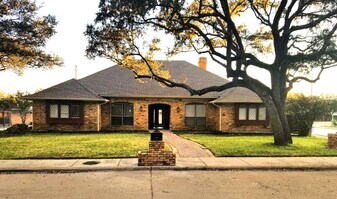 4204 Country Brook Dr in Dallas, TX - Building Photo