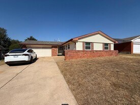 5813 NW 66th St in Warr Acres, OK - Building Photo