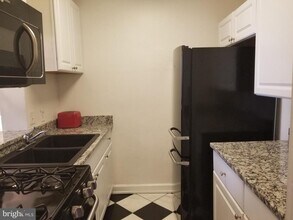 1121 Arlington Blvd in Arlington, VA - Building Photo - Building Photo