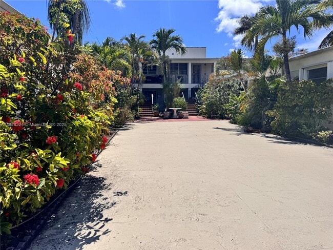 property at 756 N 17th Ave