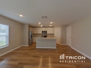 29350 Fedora Cir in Brooksville, FL - Building Photo - Building Photo