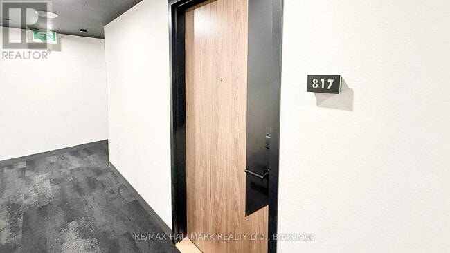 1037 The Queensway in Toronto, ON - Building Photo - Building Photo