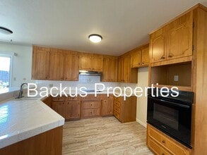 531 Ambrose Dr in Salinas, CA - Building Photo - Building Photo