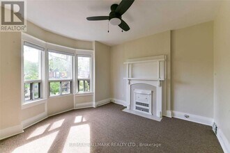 852 Carlaw Ave in Toronto, ON - Building Photo - Building Photo