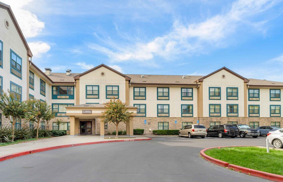 Furnished Studio-Fairfield - Napa Valley in Fairfield, CA - Building Photo