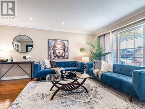 1206 Glenashton Dr in Oakville, ON - Building Photo - Building Photo