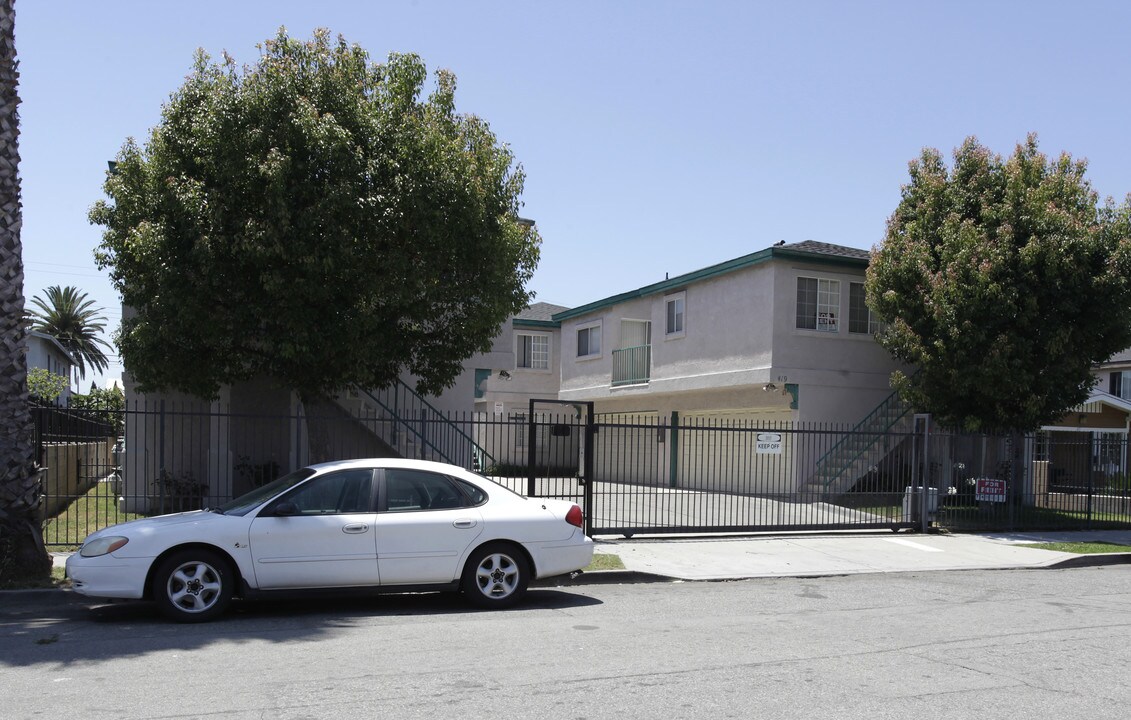 Melrose Apartments in Anaheim, CA - Building Photo