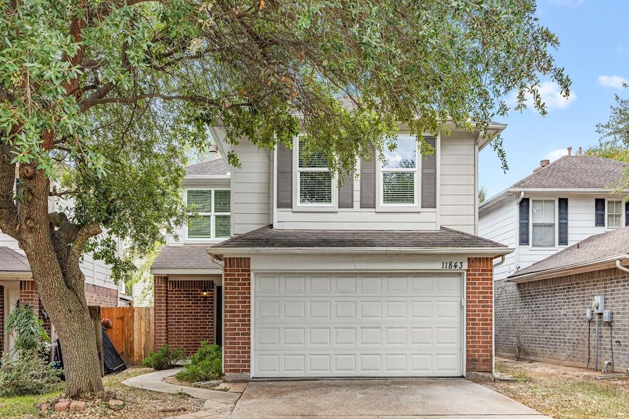 11843 Sunny Stream Dr in Tomball, TX - Building Photo