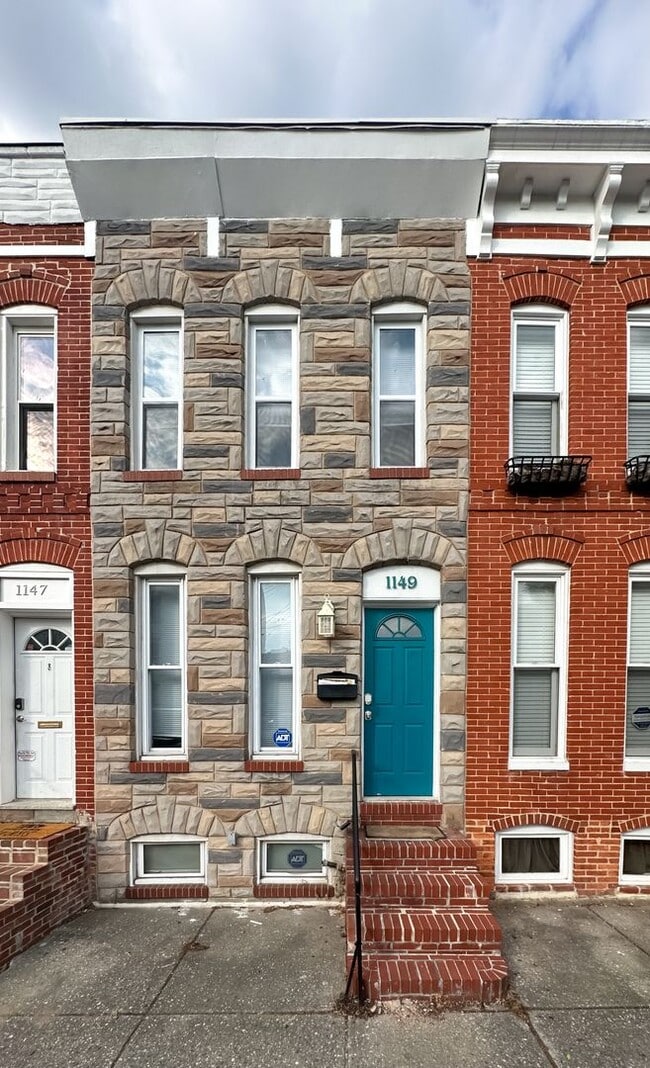 property at 1149 W Cross St
