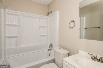 598 Oakside Dr SW in Atlanta, GA - Building Photo - Building Photo