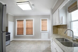 407 N Chappell Hill St in Brenham, TX - Building Photo - Building Photo