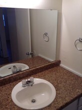 2110 NW Lindy Ave-Unit -D225 in Lawton, OK - Building Photo - Building Photo