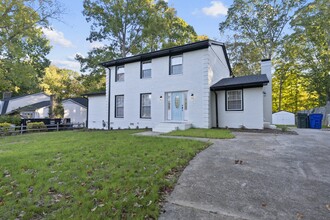 5704 Whippoorwill St in Durham, NC - Building Photo - Building Photo