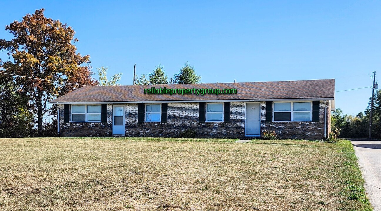 10737 Old Decatur Rd in Fort Wayne, IN - Building Photo