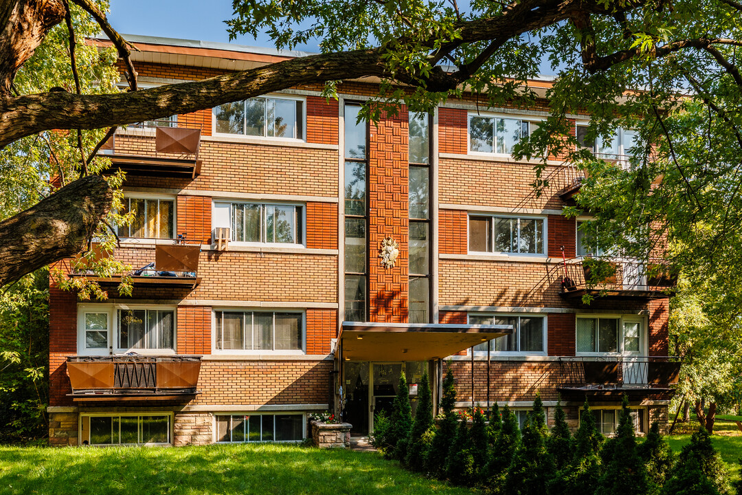 2095 Grand Blvd in Montréal, QC - Building Photo