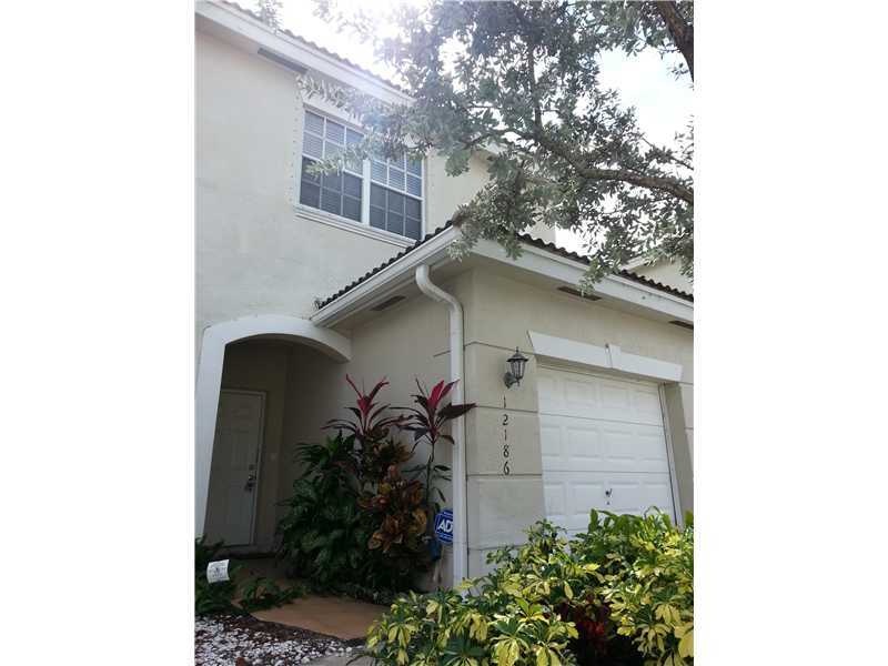 12186 SW 5th Ct in Pembroke Pines, FL - Building Photo