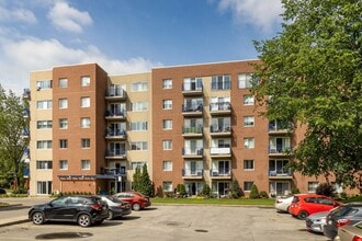 L'Esterel in Pointe-claire, QC - Foto de edificio - Building Photo