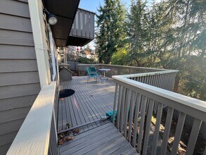 20915 NE 17th St in Sammamish, WA - Building Photo - Building Photo