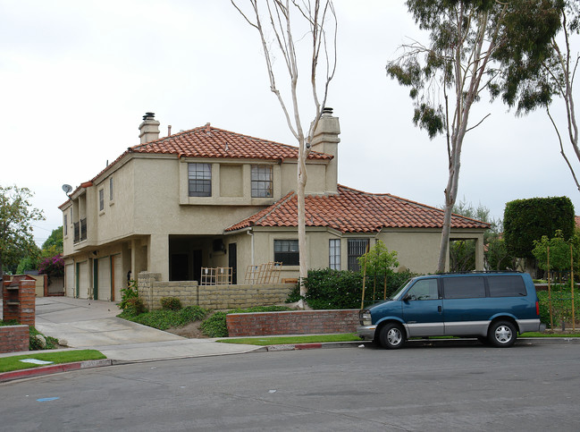 2633 Monte Carlo Dr in Santa Ana, CA - Building Photo - Building Photo