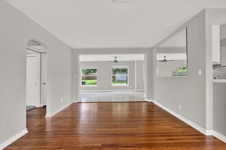 10711 Seminole Dr N in St. Petersburg, FL - Building Photo - Building Photo