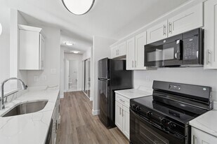 Haverford Court in Philadelphia, PA - Building Photo