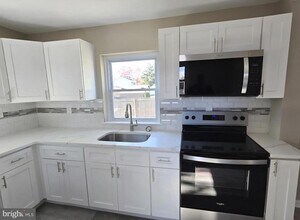 524 8th Ave in Lindenwold, NJ - Building Photo - Building Photo