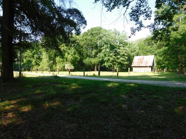 property at 900 Loftin Farm Rd