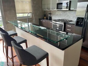 410 NW 1st Ave in Fort Lauderdale, FL - Building Photo - Building Photo