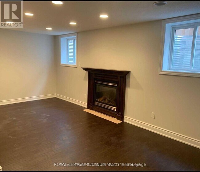 1540 Manorbrook Ct in Mississauga, ON - Building Photo - Building Photo