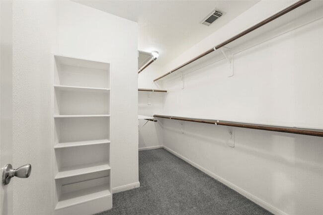 property at 1520 Sherwood Forest St