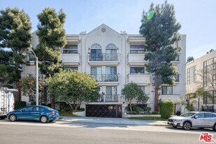 860 S Lucerne Blvd in Los Angeles, CA - Building Photo