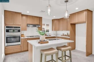 1866 Elkwood Dr in Concord, CA - Foto de edificio - Building Photo