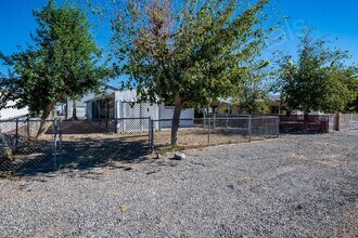 7936 Meadowlark St in Mohave Valley, AZ - Foto de edificio - Building Photo