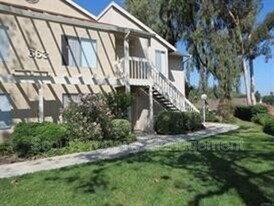 663 Diamond Way in Vista, CA - Building Photo