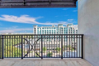 301 Altara Ave in Coral Gables, FL - Building Photo - Building Photo