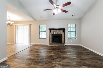 10439 Candlelight Rd in Jonesboro, GA - Building Photo - Building Photo