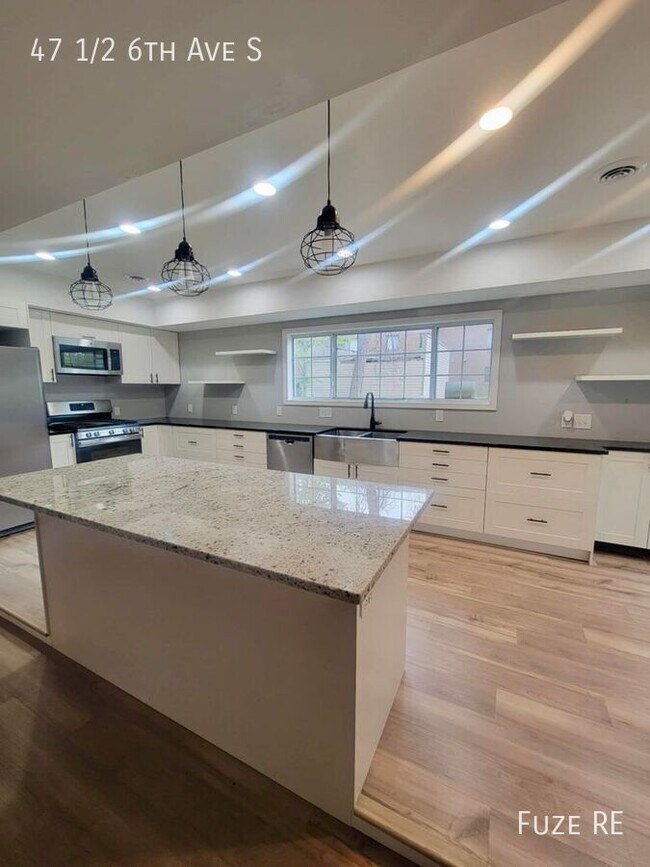 47 1/2 6th Ave S in Hopkins, MN - Building Photo - Building Photo