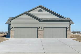 2110-2114 E Village Estates Dr in Park City, KS - Building Photo