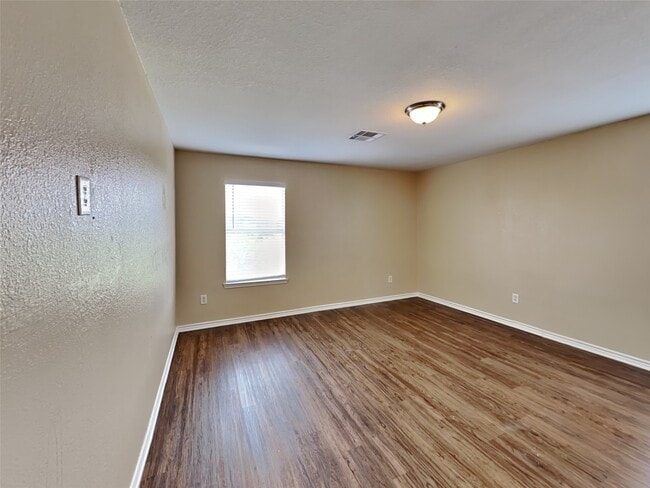 property at 226 Golden Oak Dr