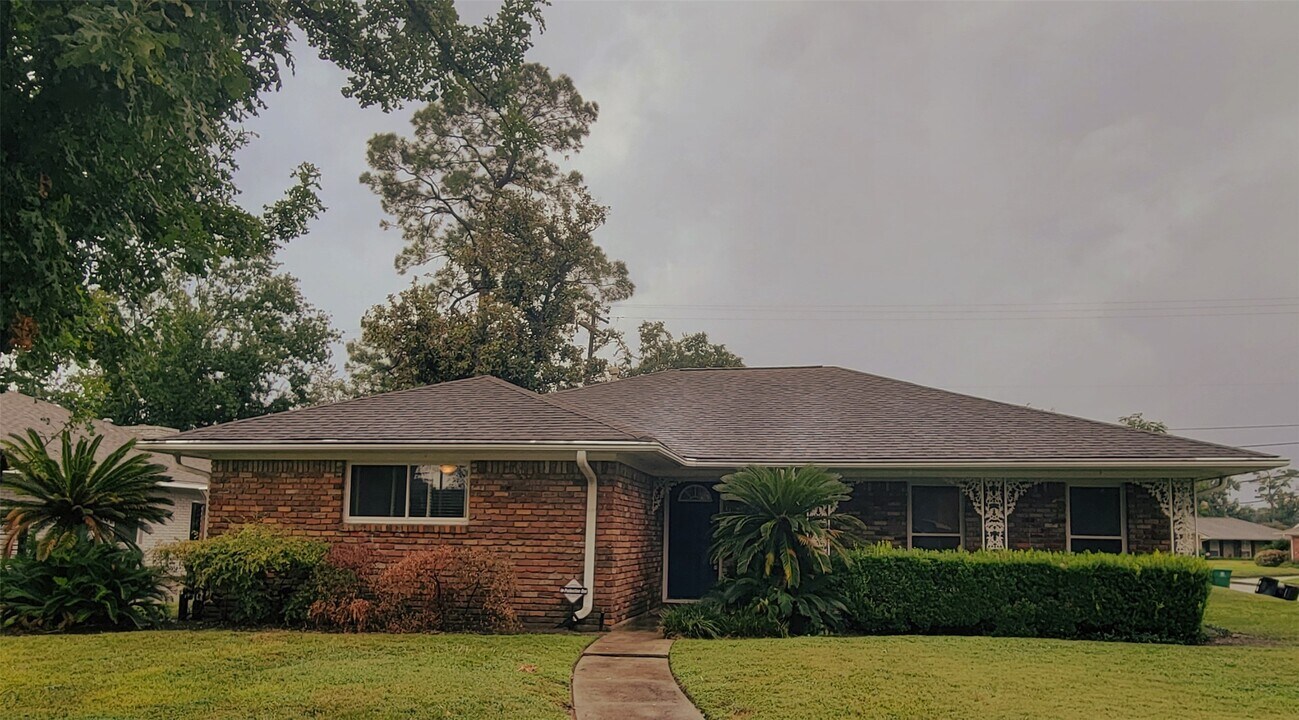 6823 Hartland St in Houston, TX - Building Photo